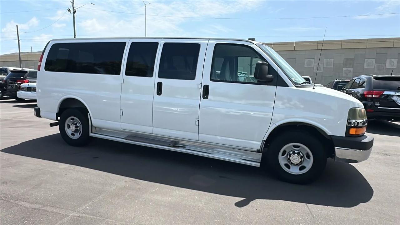 Chevrolet Express Passenger RWD 3500 155" 2007