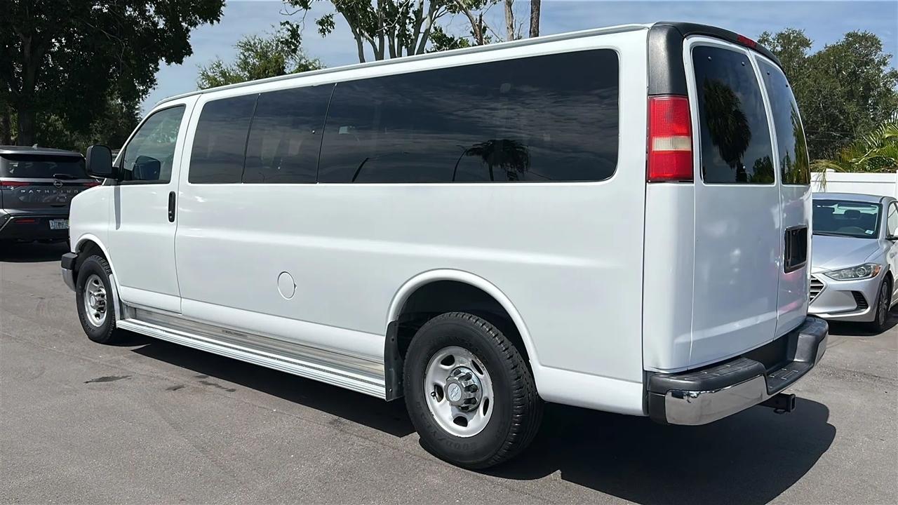 Chevrolet Express Passenger RWD 3500 155" 2007