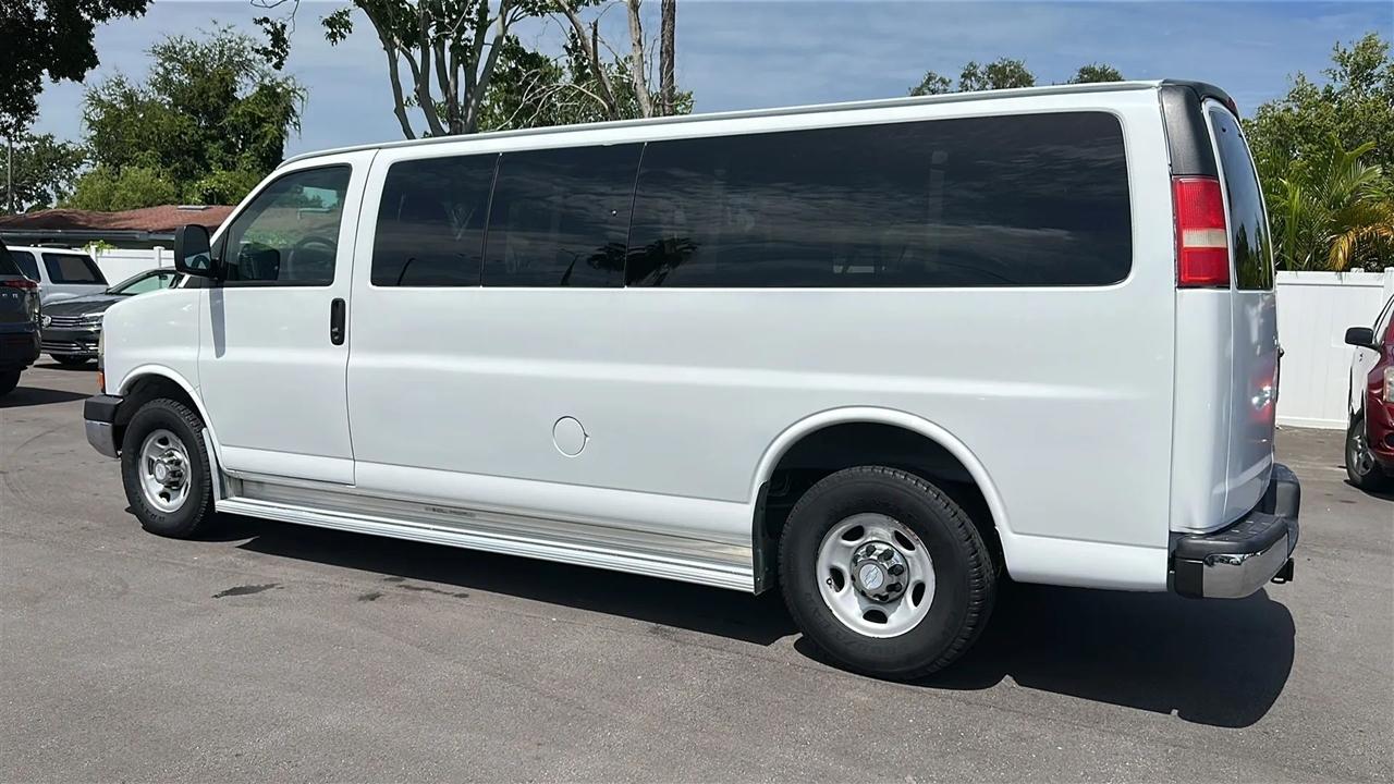 Chevrolet Express Passenger RWD 3500 155" 2007
