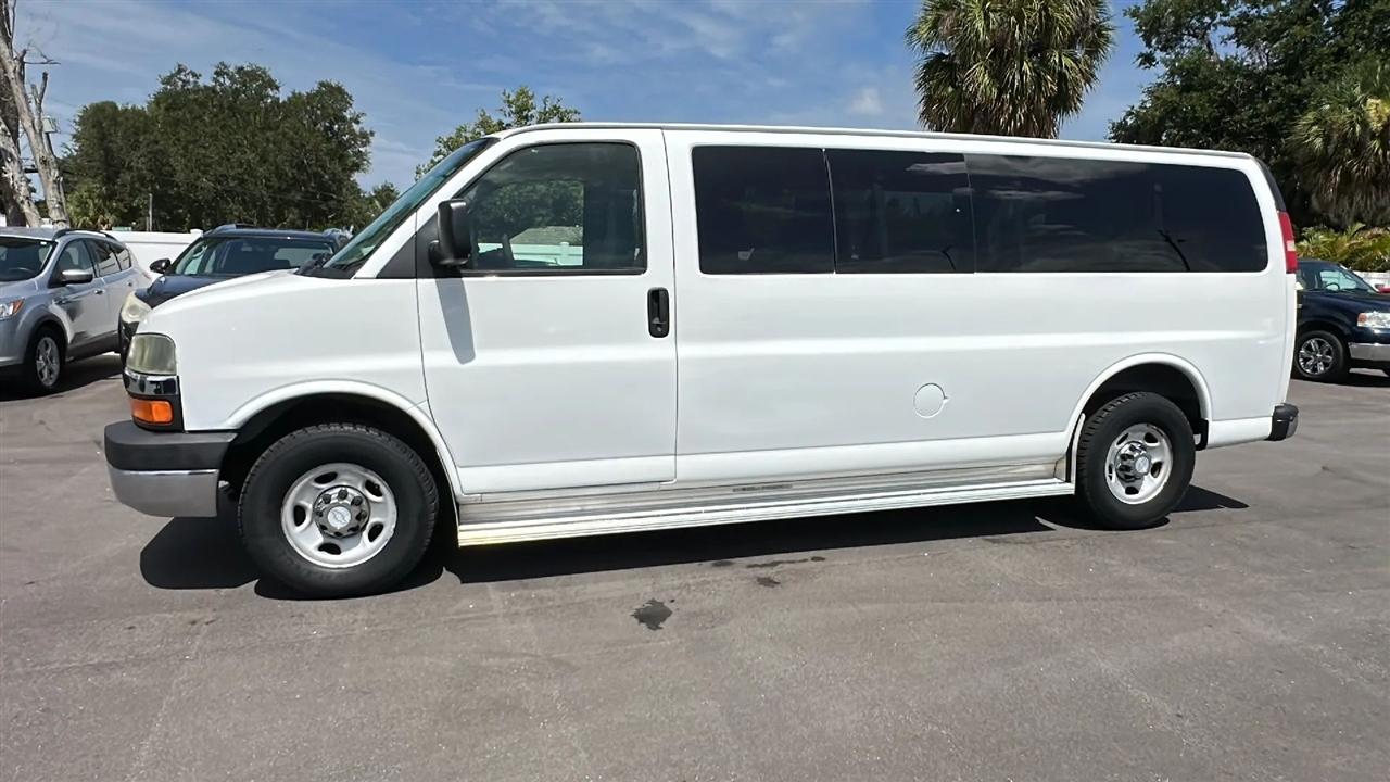 Chevrolet Express Passenger RWD 3500 155" 2007