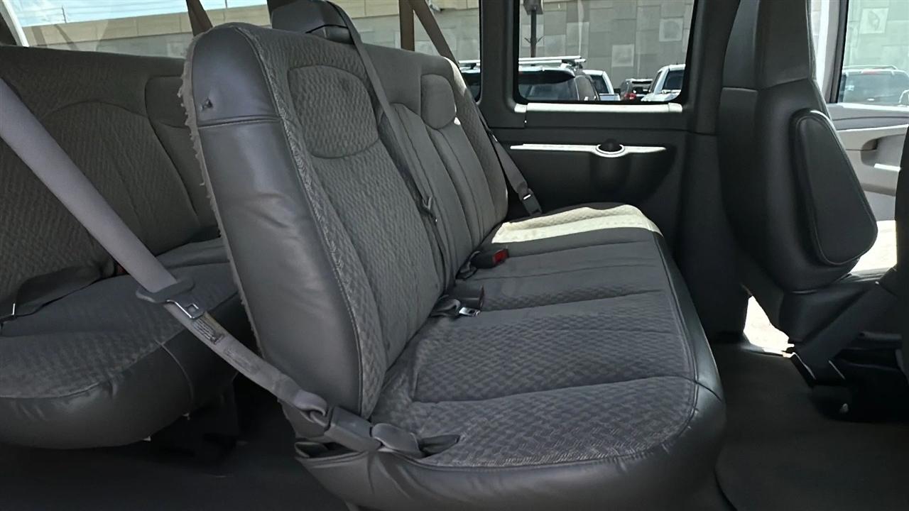 Chevrolet Express Passenger RWD 3500 155" 2007