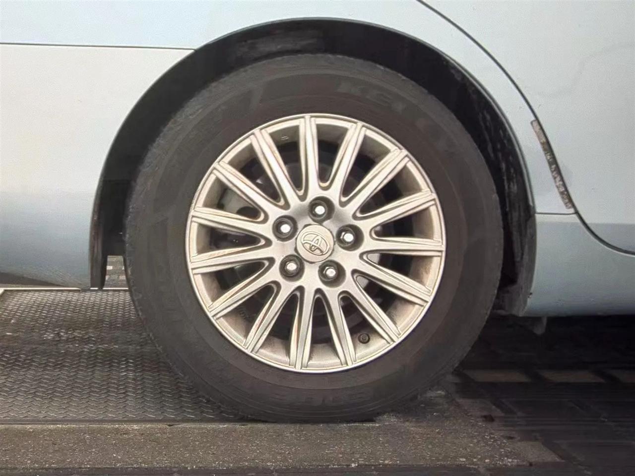 Toyota Camry Hybrid 4dr Sdn (Natl) 2011