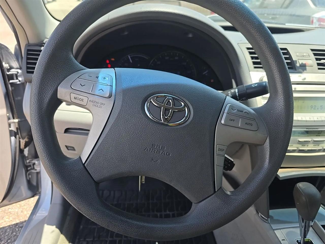 Toyota Camry Hybrid 4dr Sdn (Natl) 2011