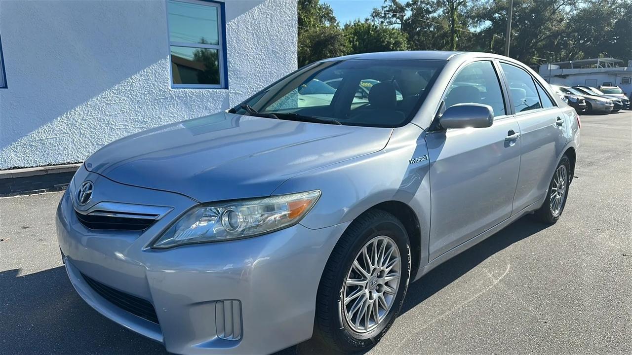 Toyota Camry Hybrid  2011