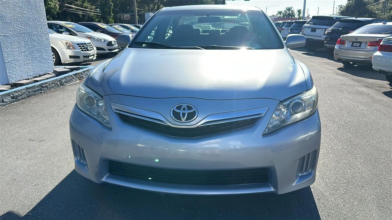 Toyota Camry Hybrid  2011