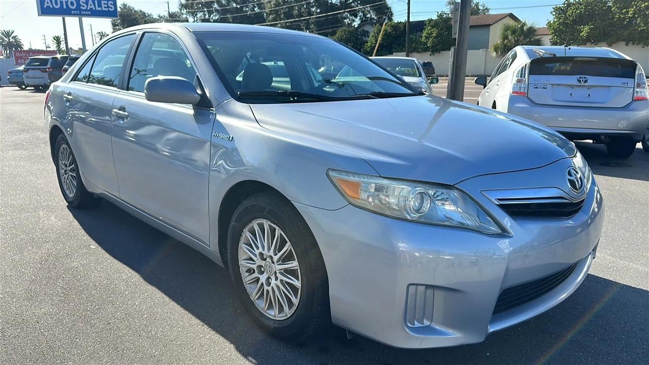 Toyota Camry Hybrid  2011