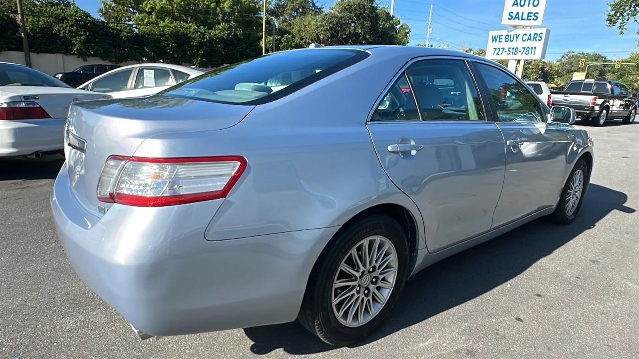 Toyota Camry Hybrid  2011