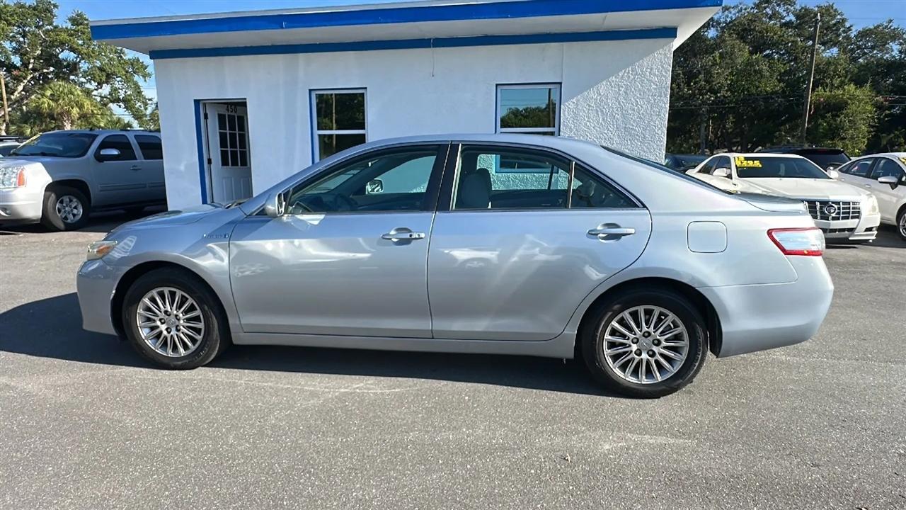 Toyota Camry Hybrid  2011