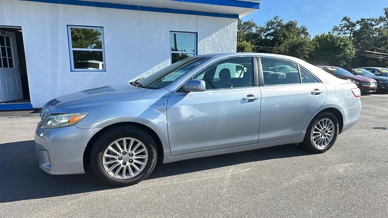 Toyota Camry Hybrid  2011