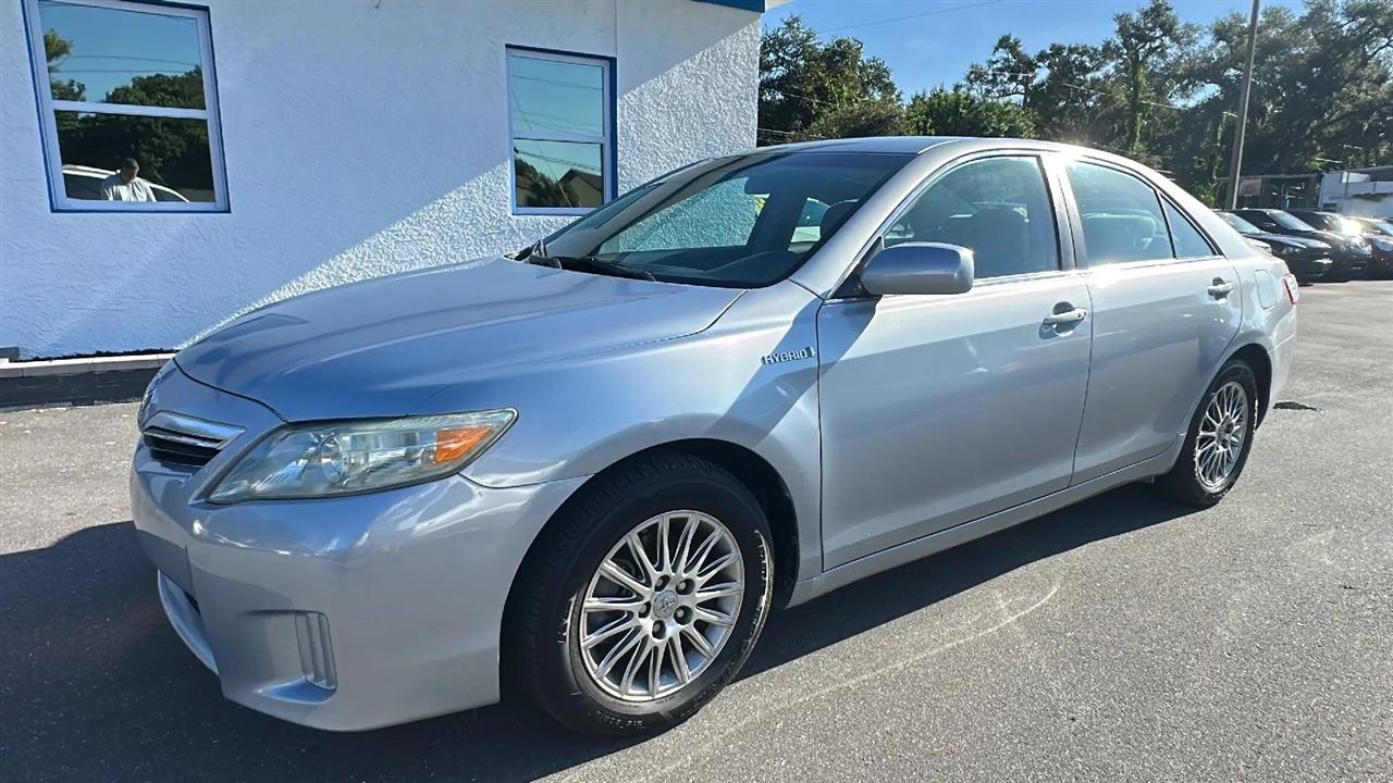 Toyota Camry Hybrid  2011