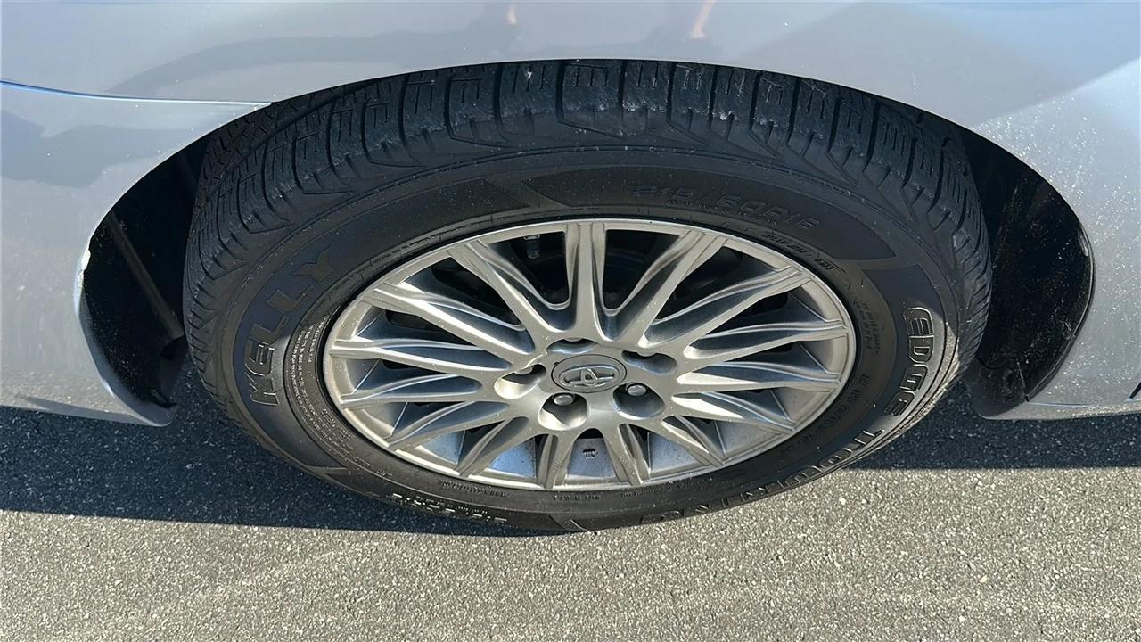 Toyota Camry Hybrid  2011