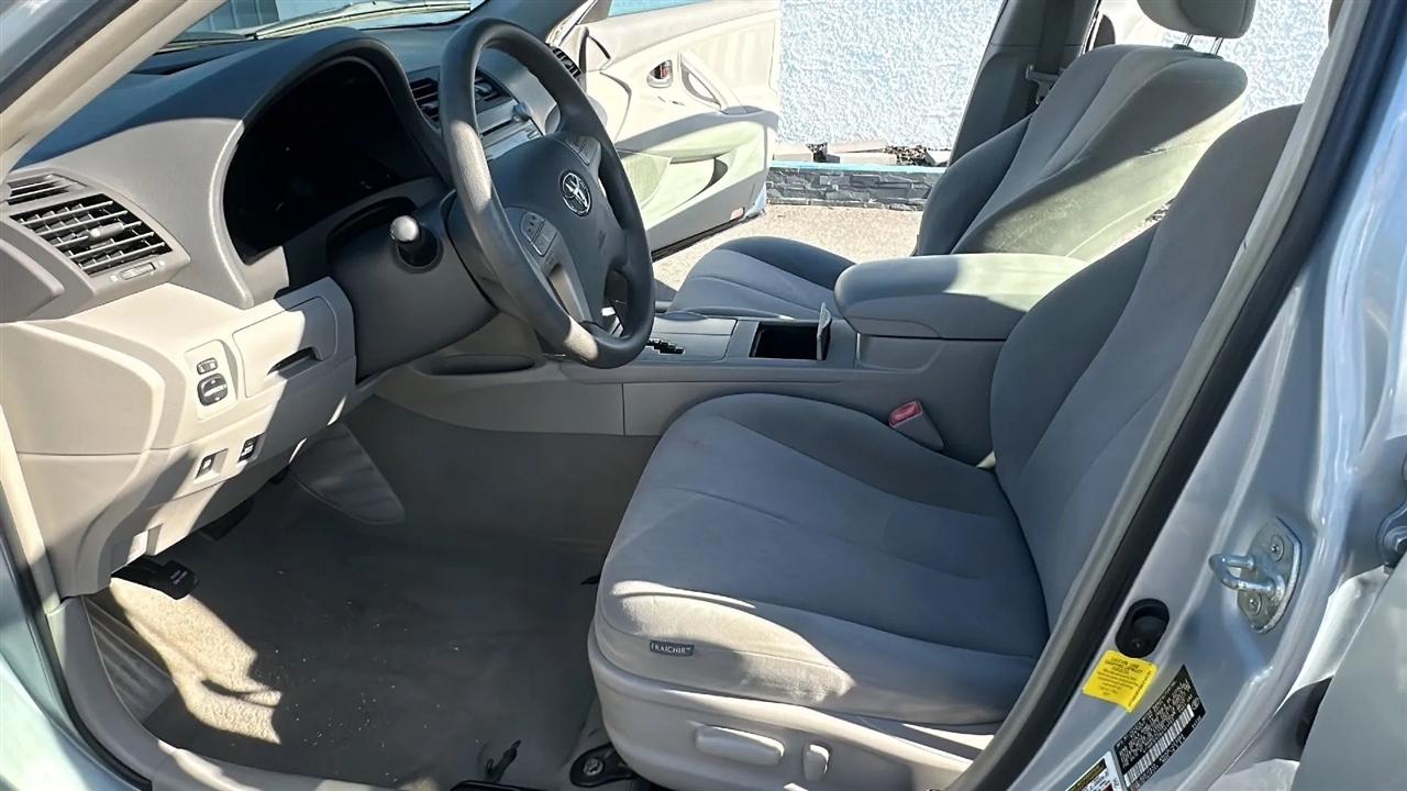 Toyota Camry Hybrid  2011