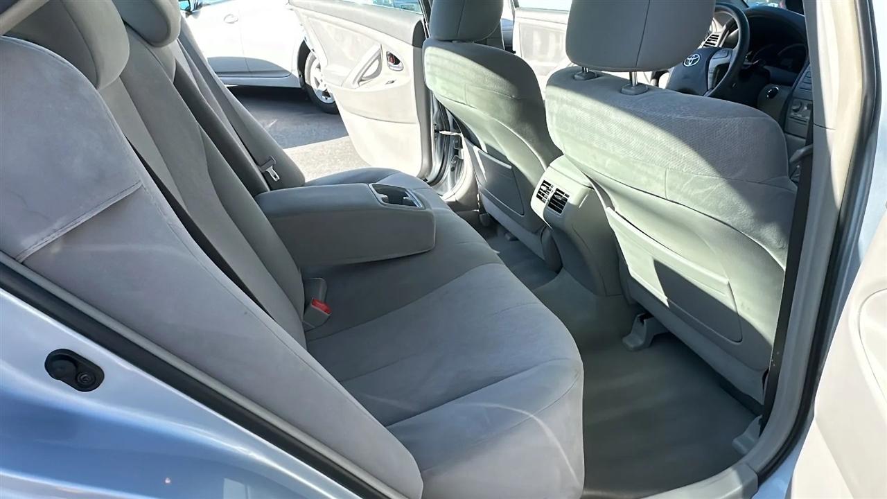 Toyota Camry Hybrid  2011