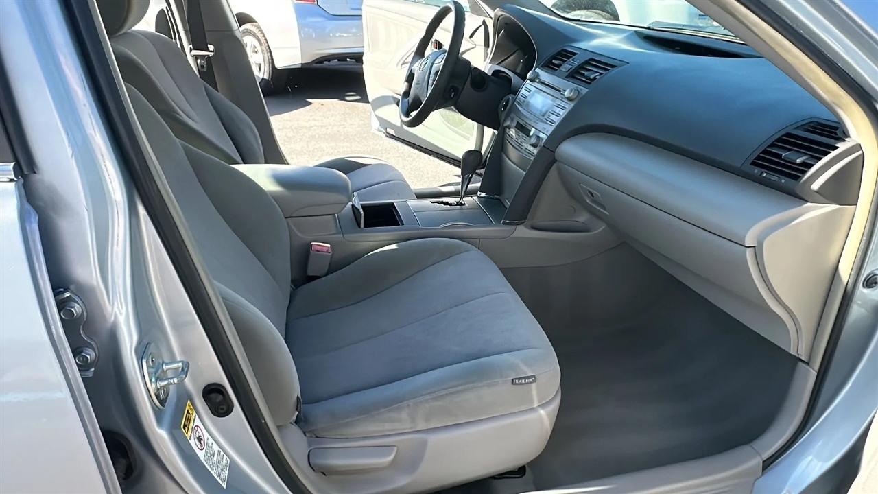 Toyota Camry Hybrid  2011