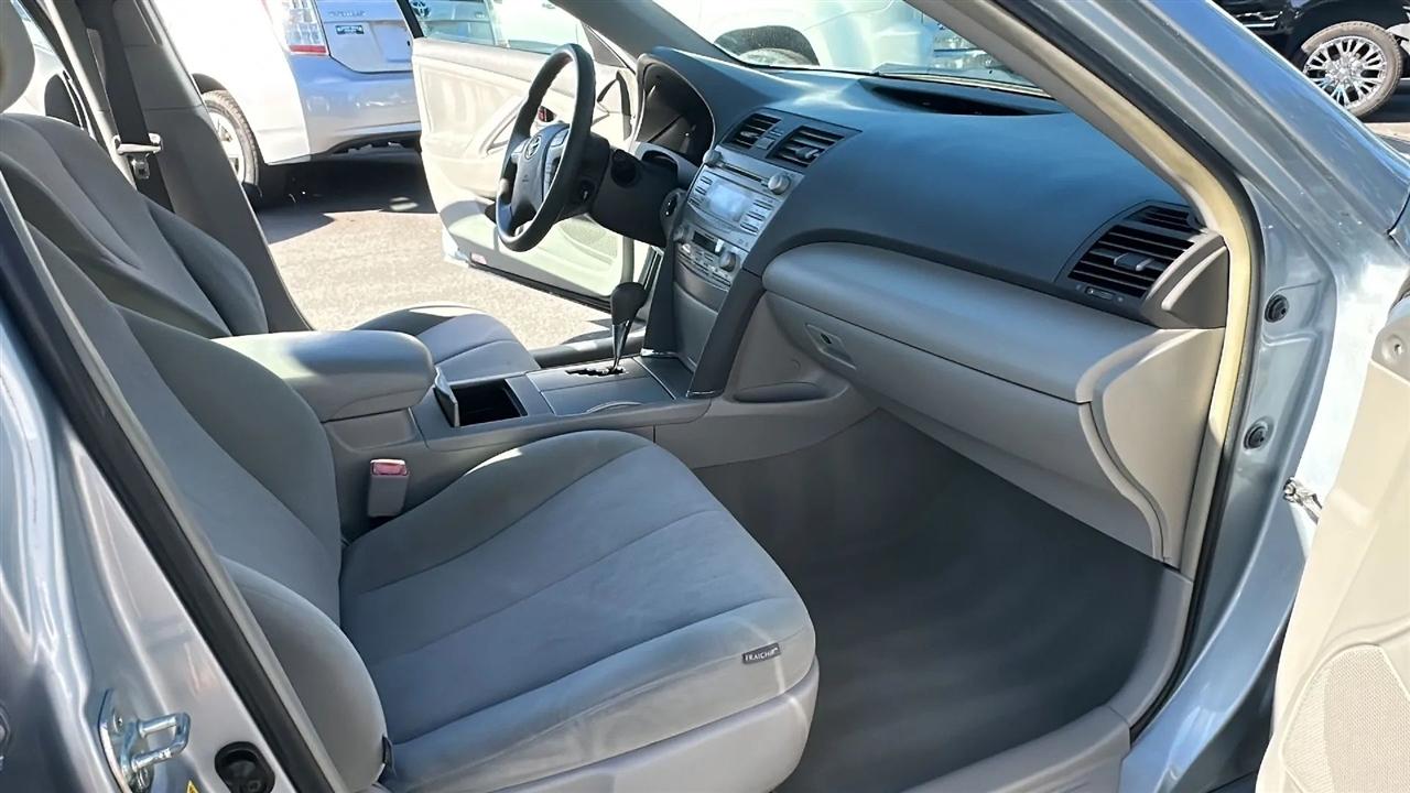 Toyota Camry Hybrid  2011