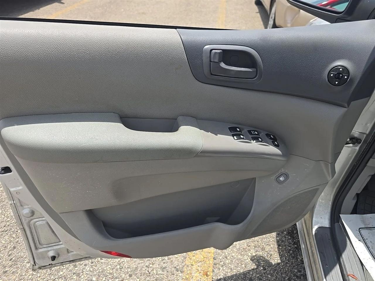 Kia Sedona 4dr Wgn LX 2012