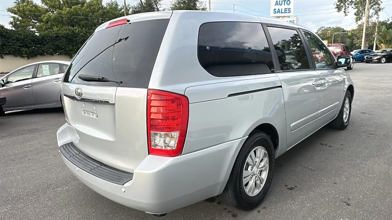 Kia Sedona  2012