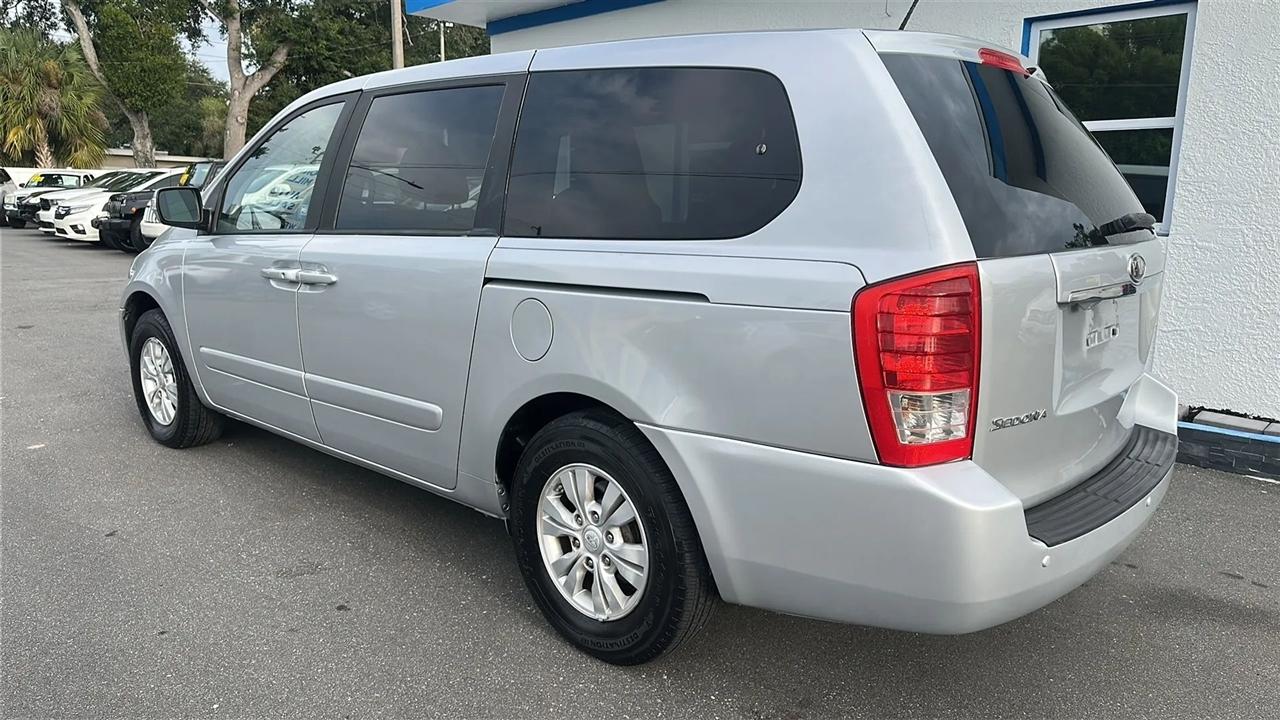 Kia Sedona  2012