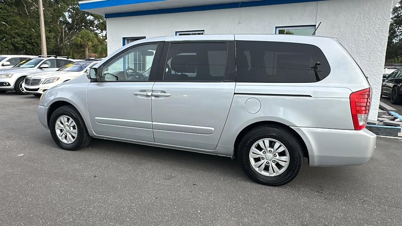 Kia Sedona  2012