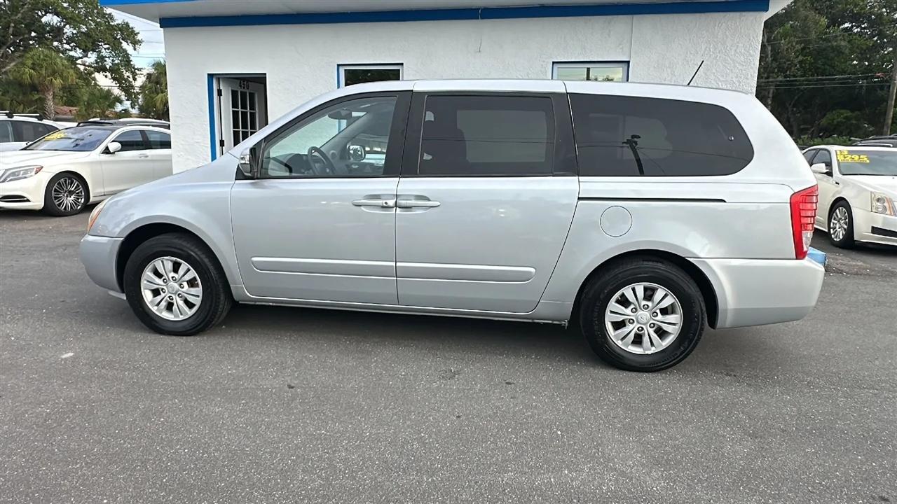 Kia Sedona  2012