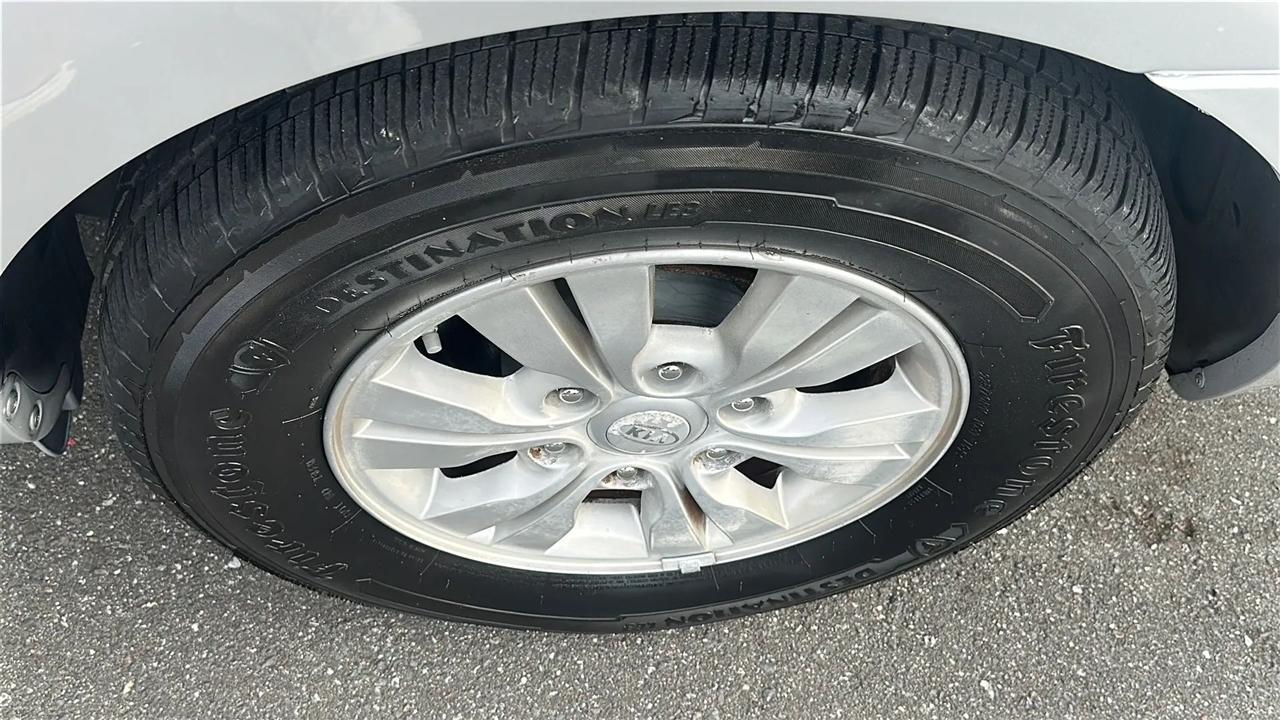 Kia Sedona  2012