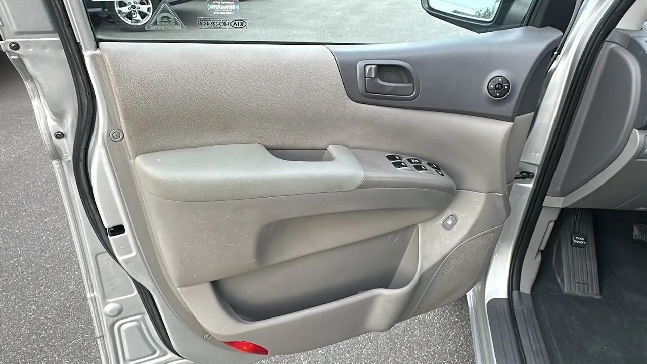 Kia Sedona  2012