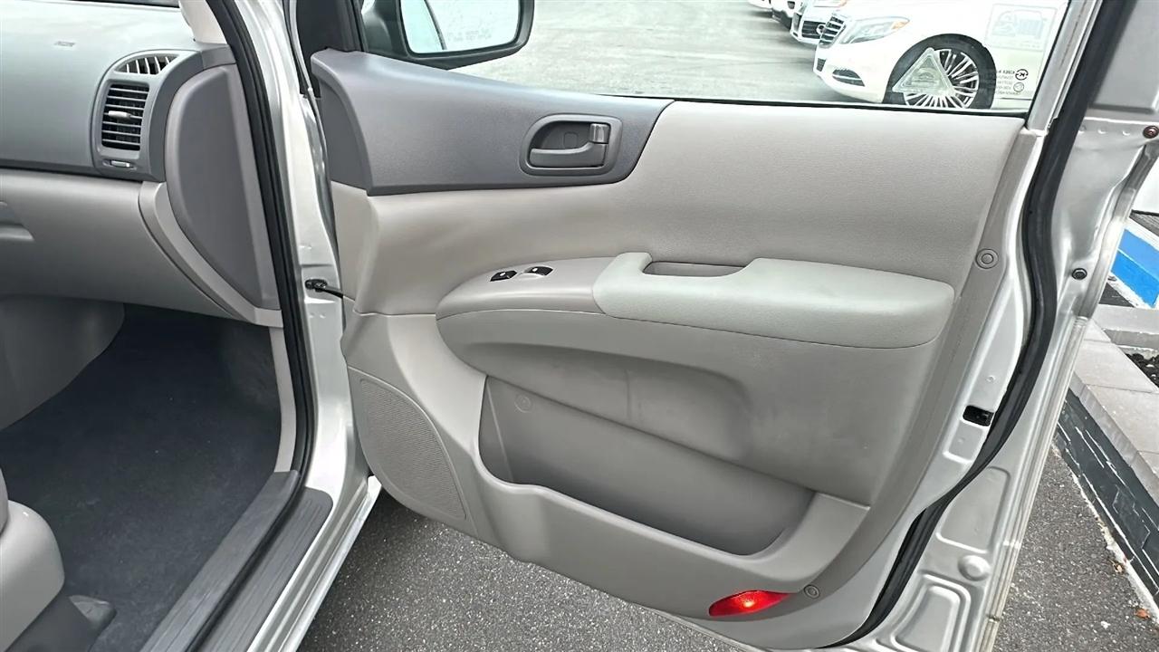 Kia Sedona  2012