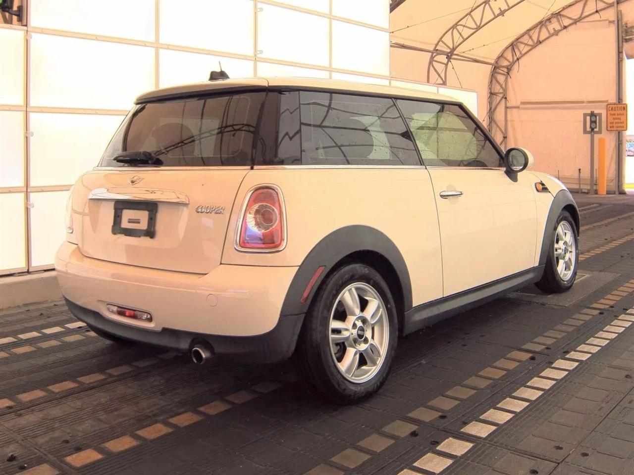 MINI Cooper Hardtop 2dr Cpe 2013