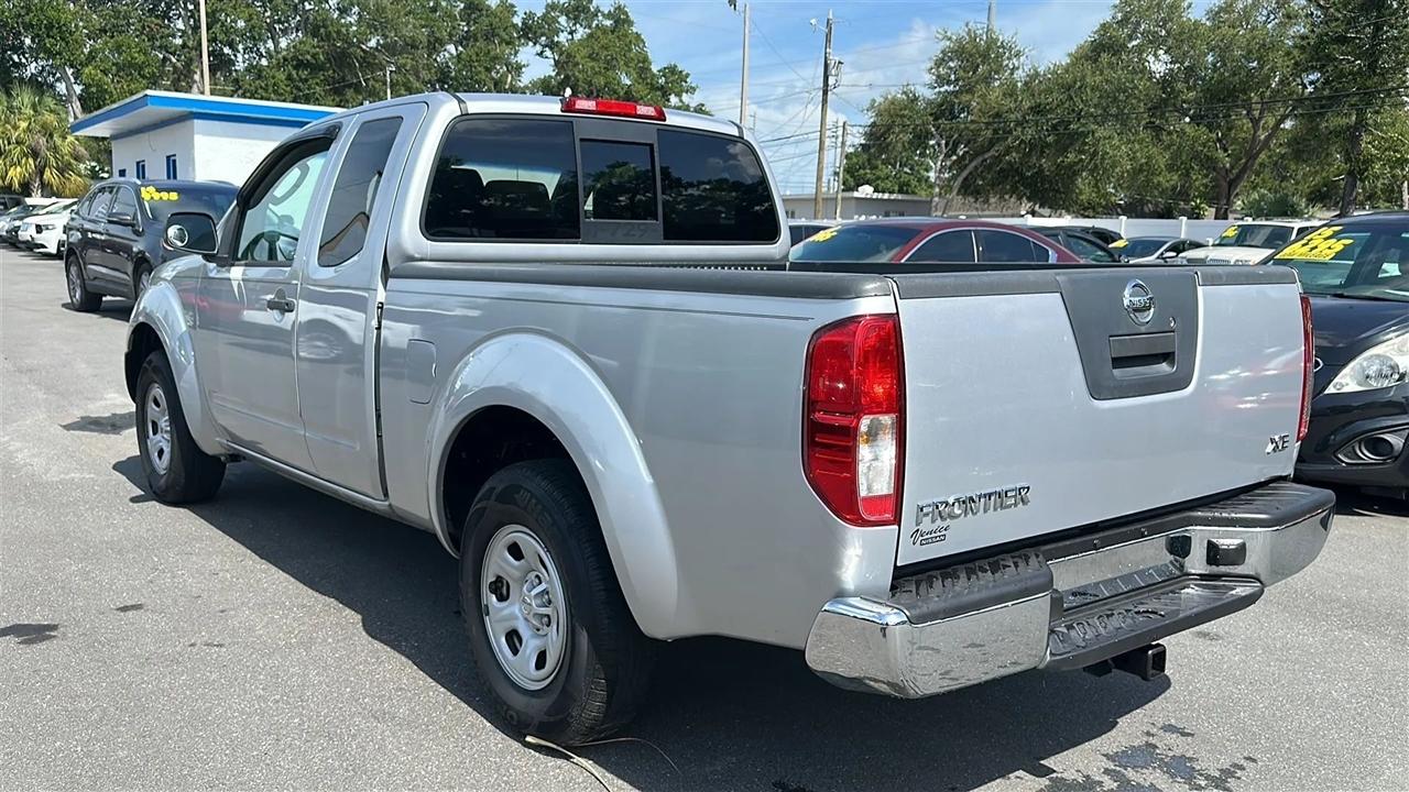 Nissan Frontier 2WD XE King Cab I4 Auto 2005