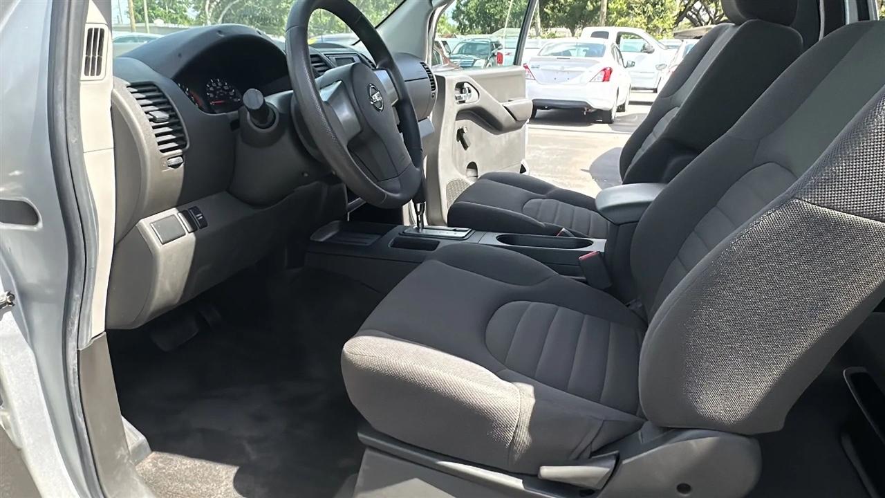 Nissan Frontier 2WD XE King Cab I4 Auto 2005