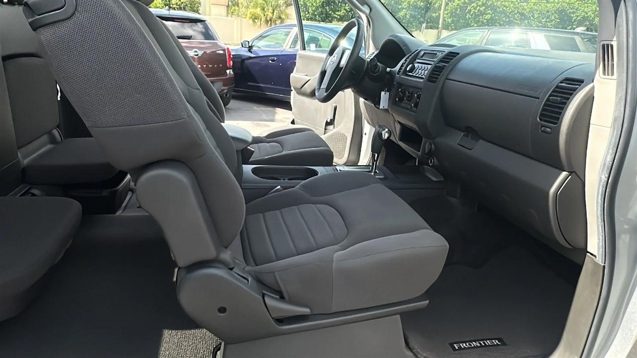 Nissan Frontier 2WD XE King Cab I4 Auto 2005