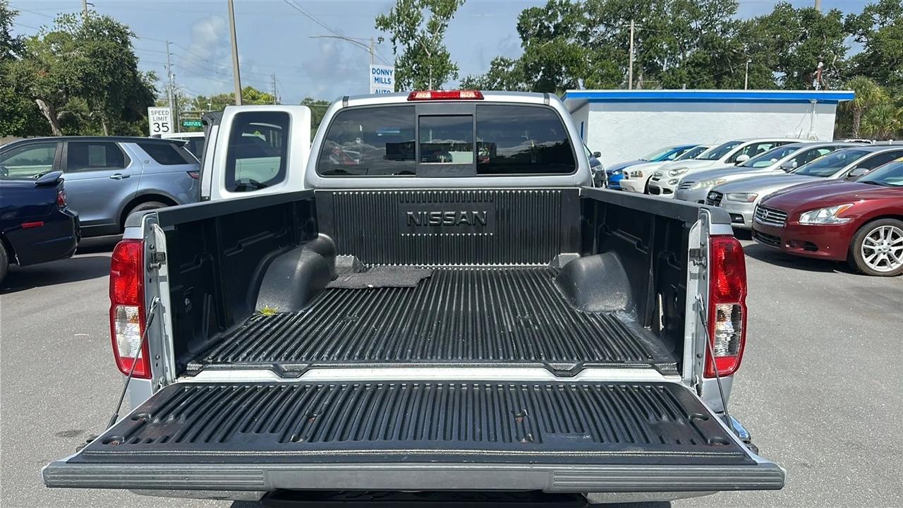 Nissan Frontier 2WD XE King Cab I4 Auto 2005