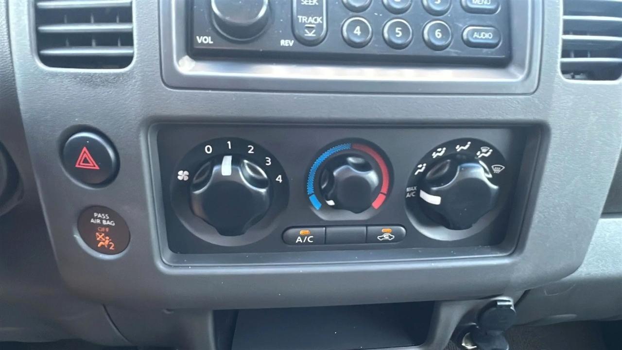 Nissan Frontier 2WD XE King Cab I4 Auto 2005