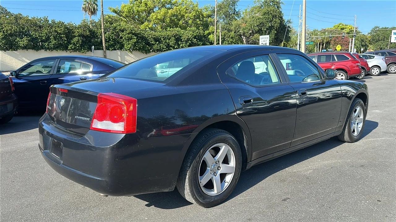 Dodge Charger 4dr Sdn SE RWD 2009