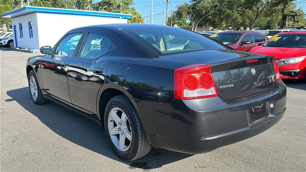 Dodge Charger 4dr Sdn SE RWD 2009