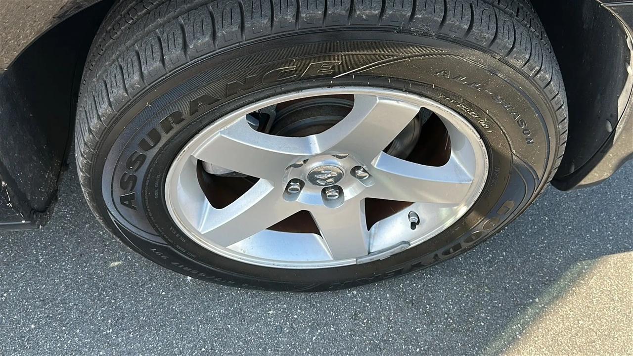 Dodge Charger 4dr Sdn SE RWD 2009