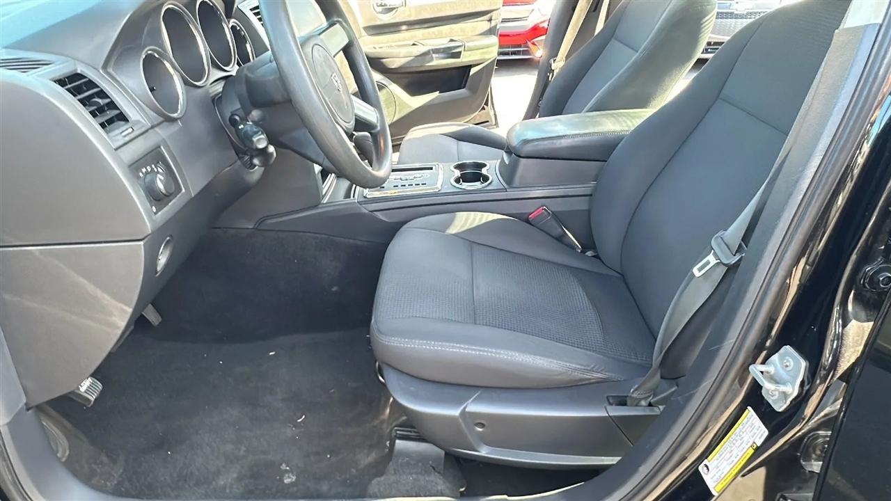 Dodge Charger 4dr Sdn SE RWD 2009