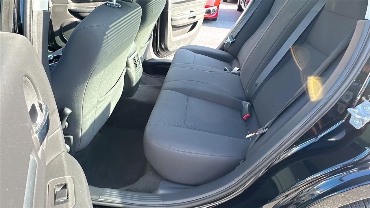 Dodge Charger 4dr Sdn SE RWD 2009