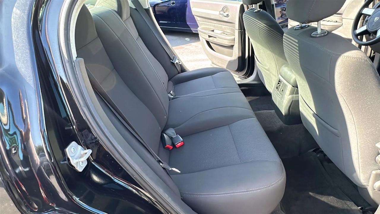 Dodge Charger 4dr Sdn SE RWD 2009