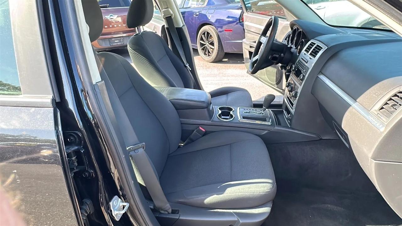 Dodge Charger 4dr Sdn SE RWD 2009
