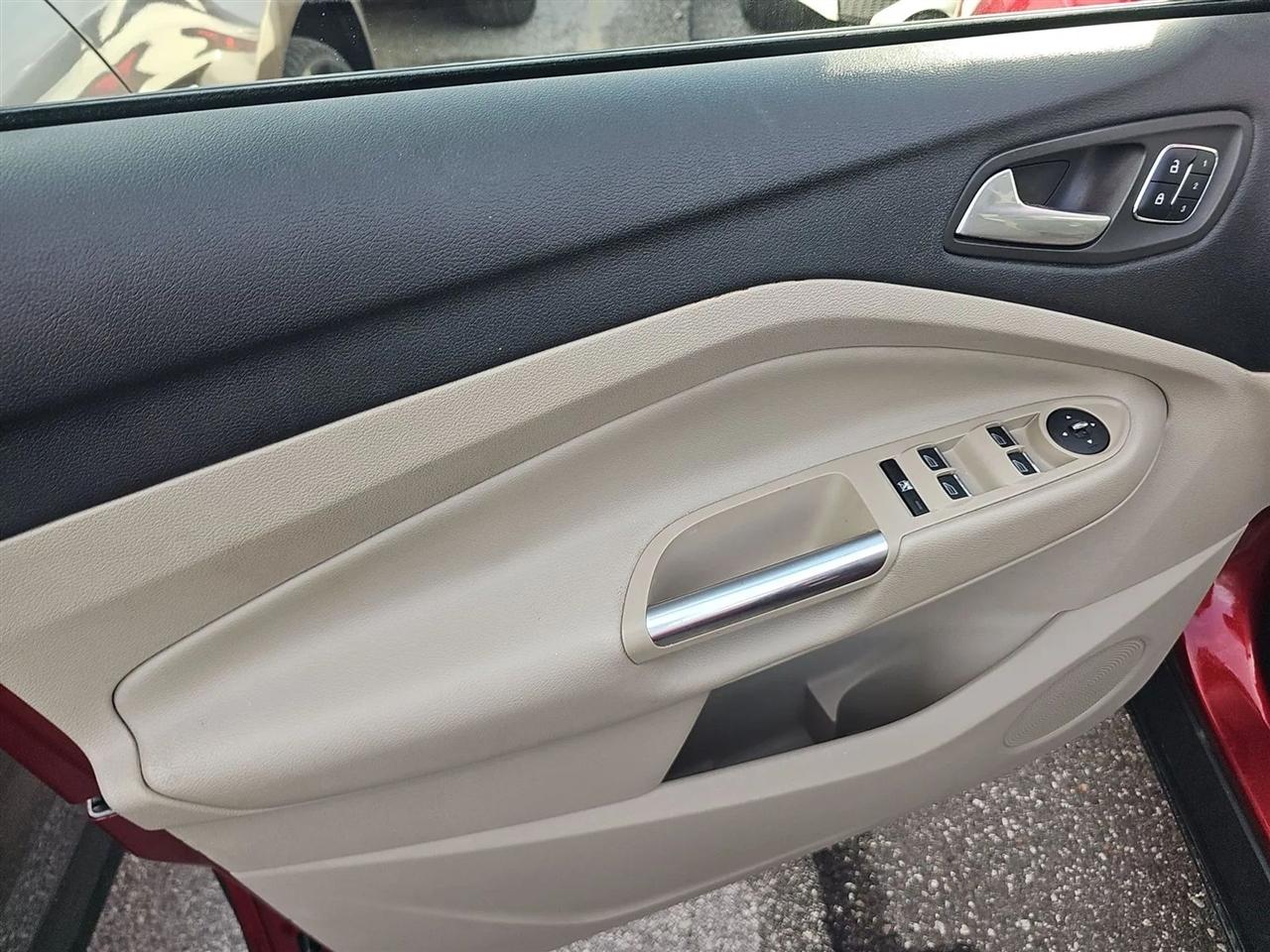Ford Escape  2014