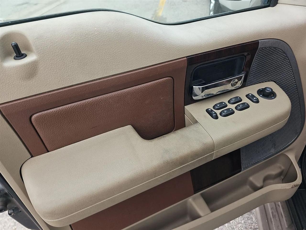 Ford F-150 SuperCrew 139" King Ranch 2006