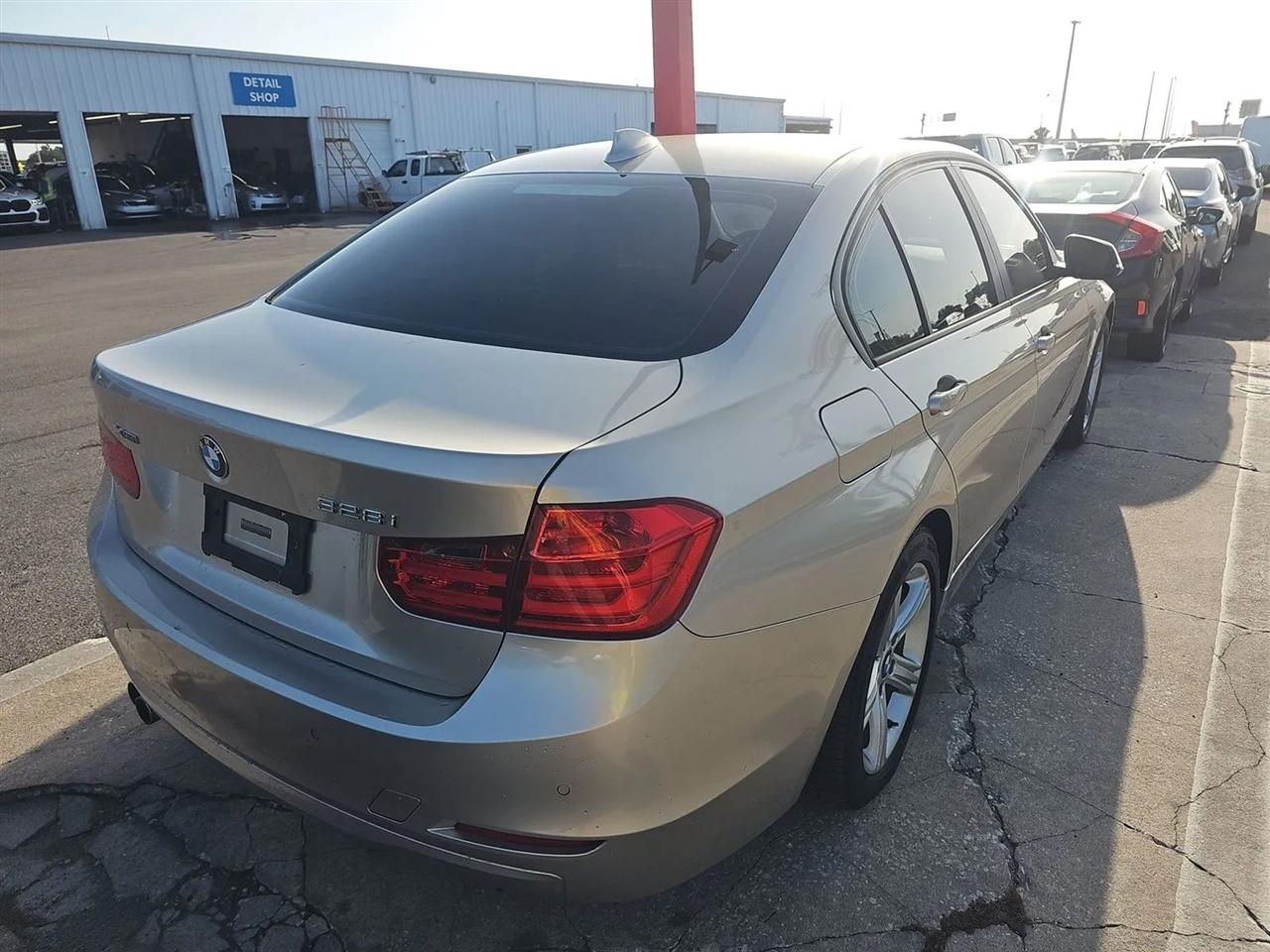 BMW 3 Series 4dr Sdn 328i xDrive AWD SULEV South Africa 2013