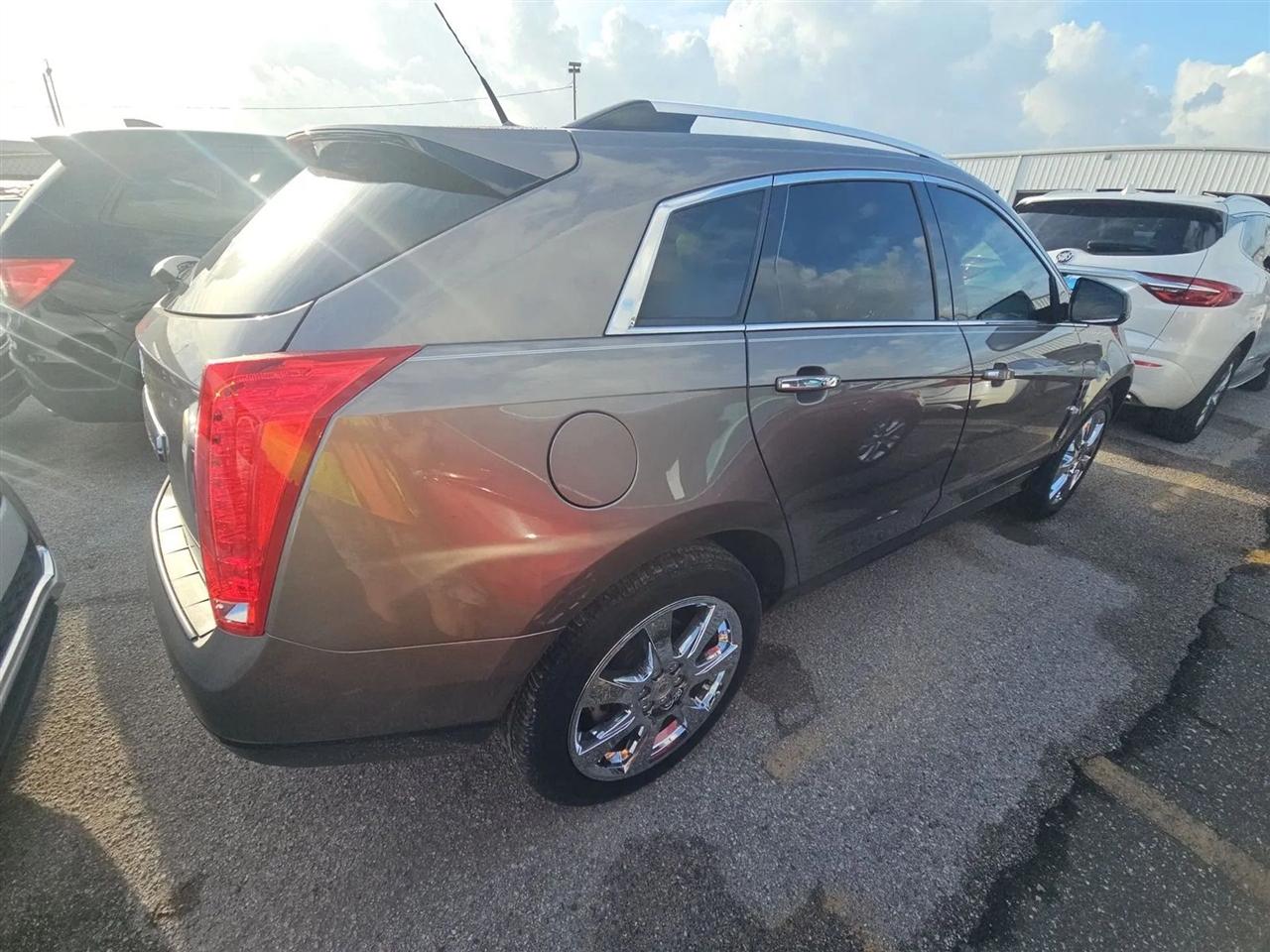 Cadillac SRX FWD 4dr Performance Collection 2011