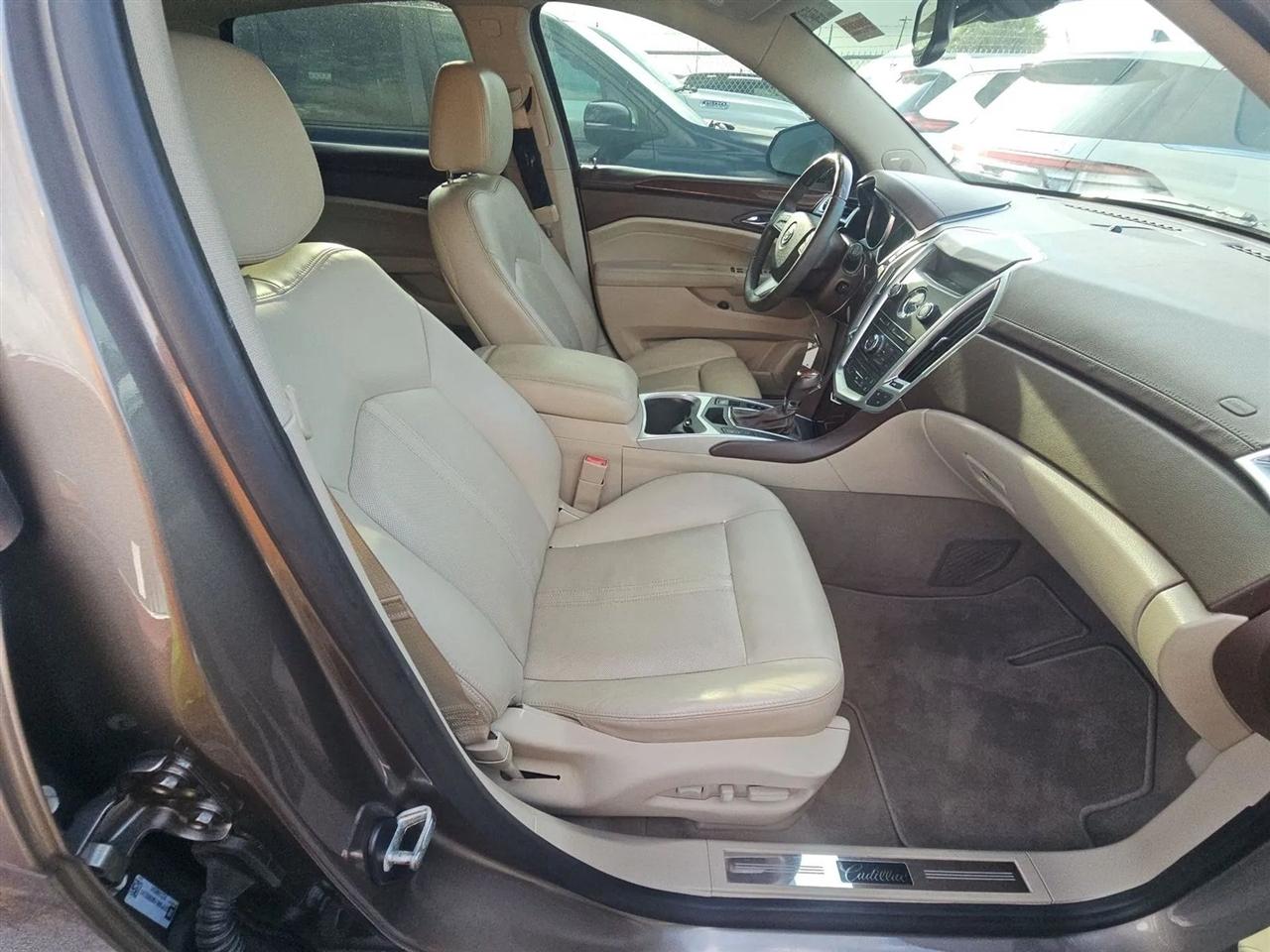 Cadillac SRX FWD 4dr Performance Collection 2011