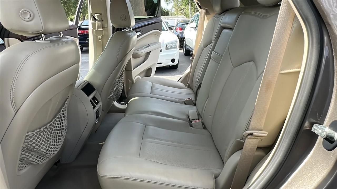 Cadillac SRX  2011
