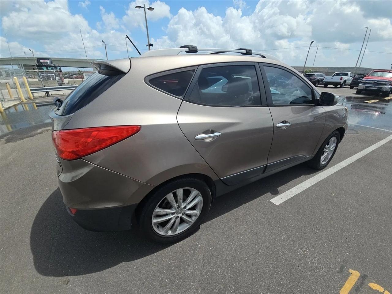 Hyundai Tucson FWD 4dr Auto Limited 2013