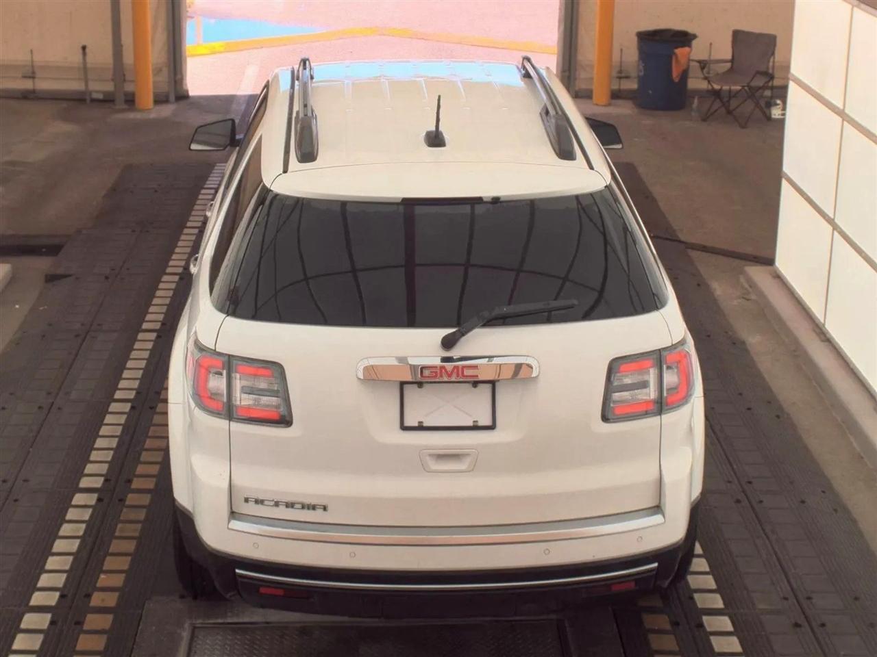 GMC Acadia FWD 4dr SLE w/SLE-2 2016