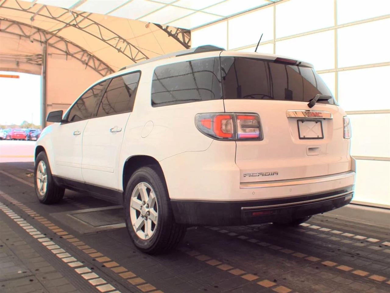 GMC Acadia FWD 4dr SLE w/SLE-2 2016
