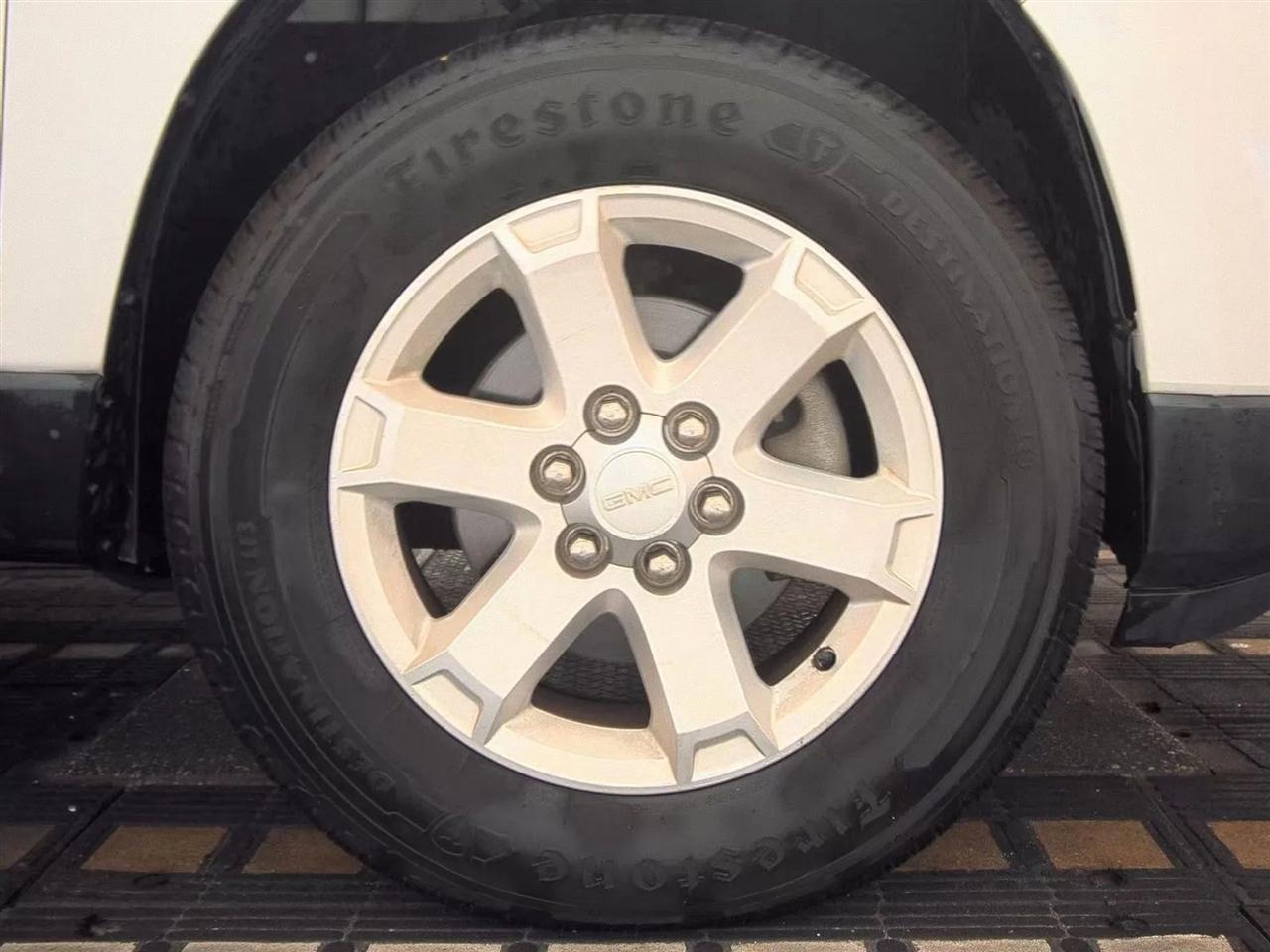 GMC Acadia FWD 4dr SLE w/SLE-2 2016